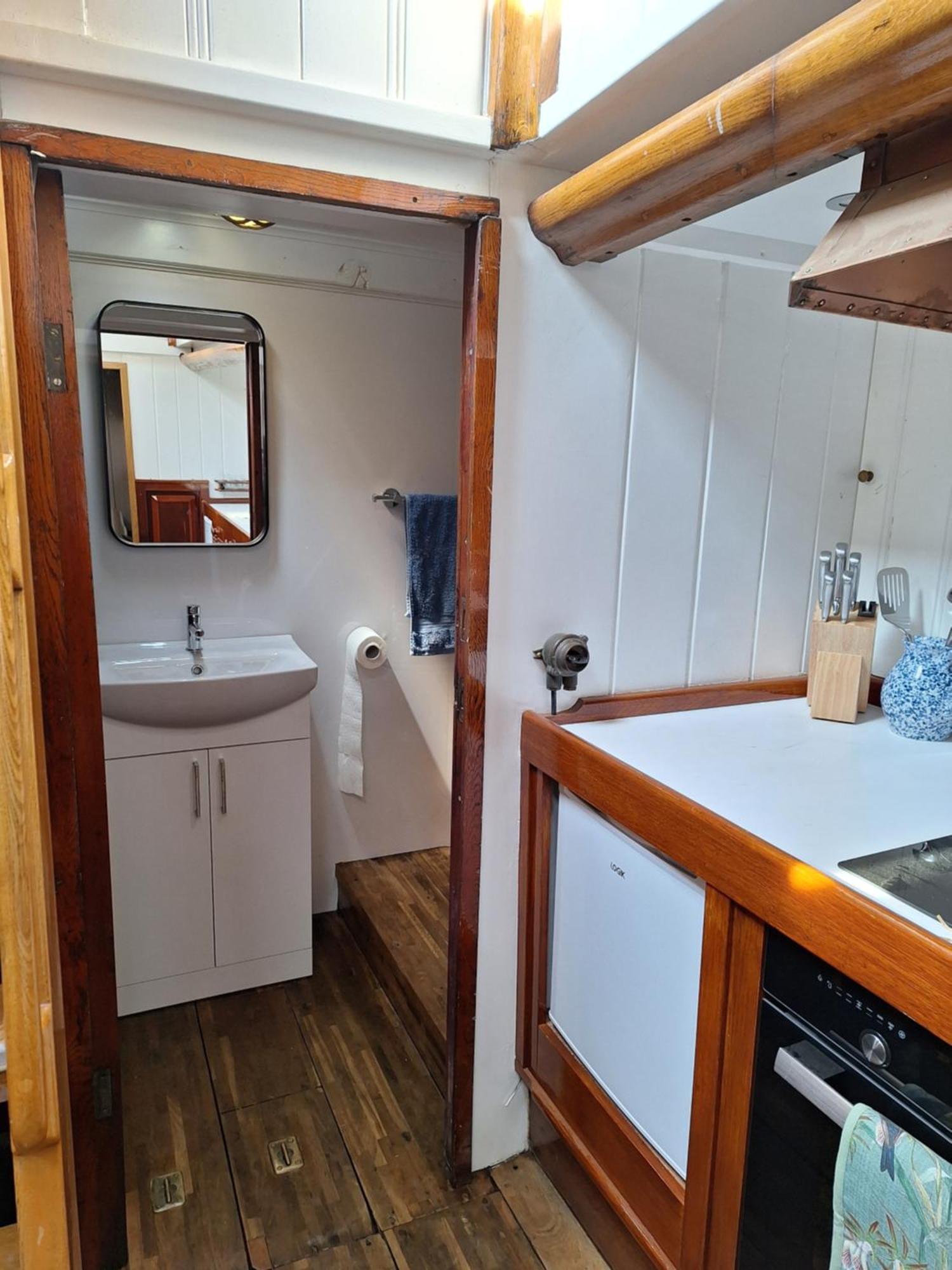 Historic Wooden Ship 'Ursula' Hotell East Cowes Eksteriør bilde