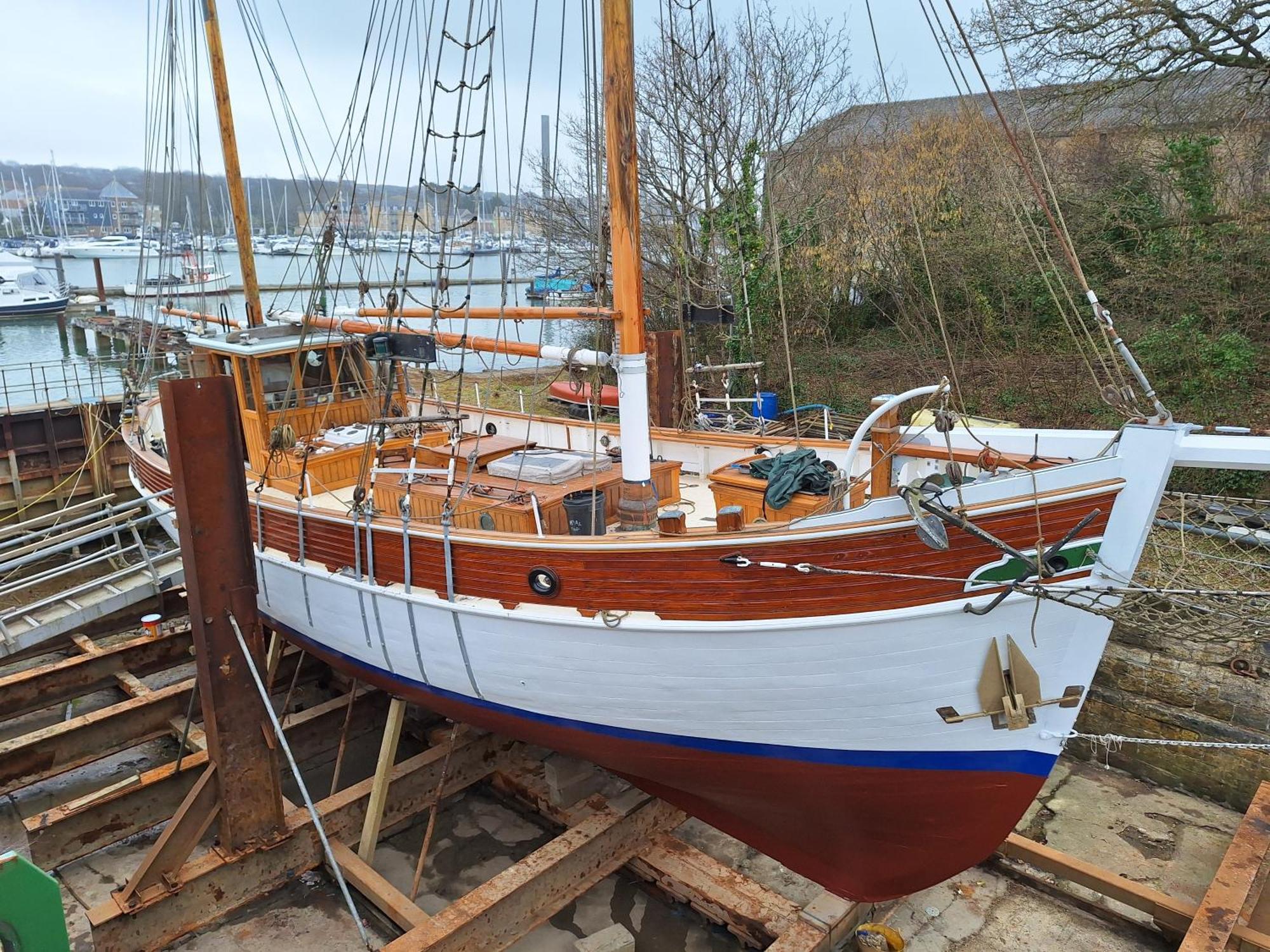 Historic Wooden Ship 'Ursula' Hotell East Cowes Eksteriør bilde